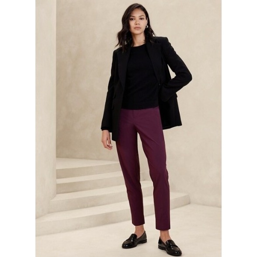 Banana Republic Womens Size Medium Airstretch Tapered Pant Midnight Lilly Purple